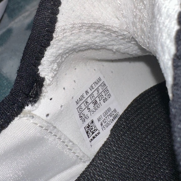 Adidas Sneaker - Picture 4 of 5